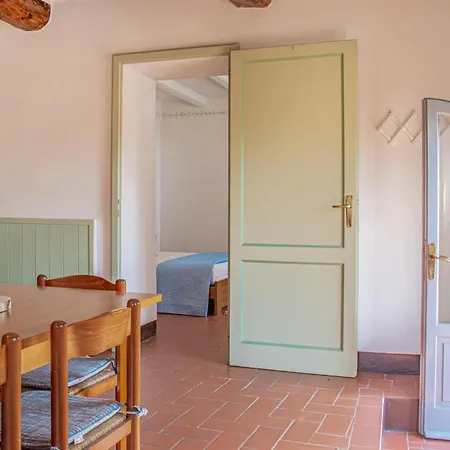 Pet Friendly In With Kitchen